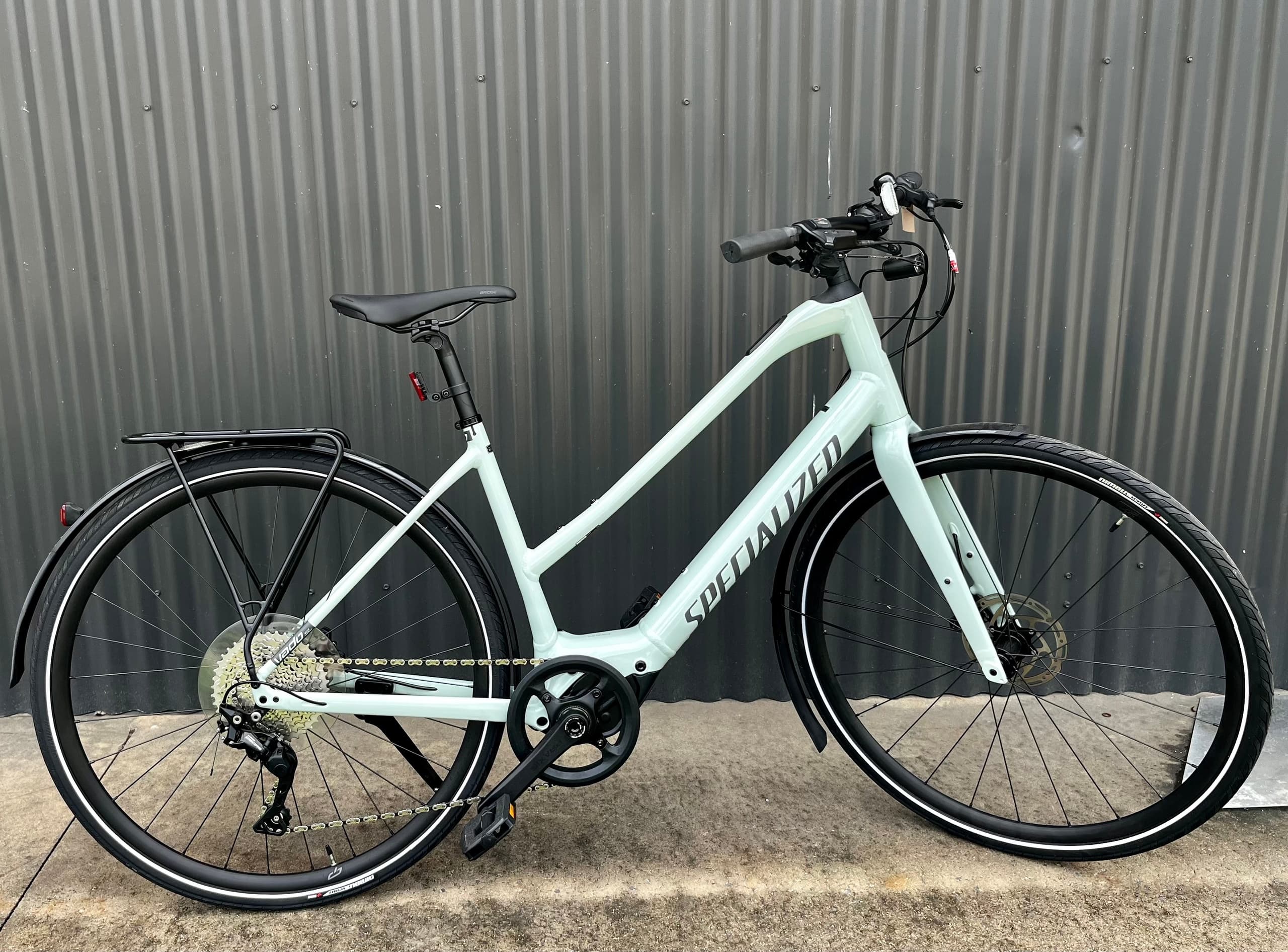 Seaside Cruiser Bike Tour with Ride Whitsunday