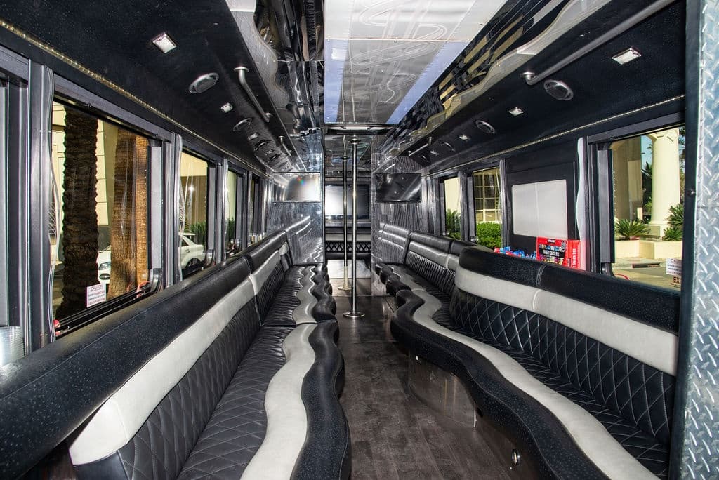 Friday Night Bar Crawl with Party Bus in Las Vegas