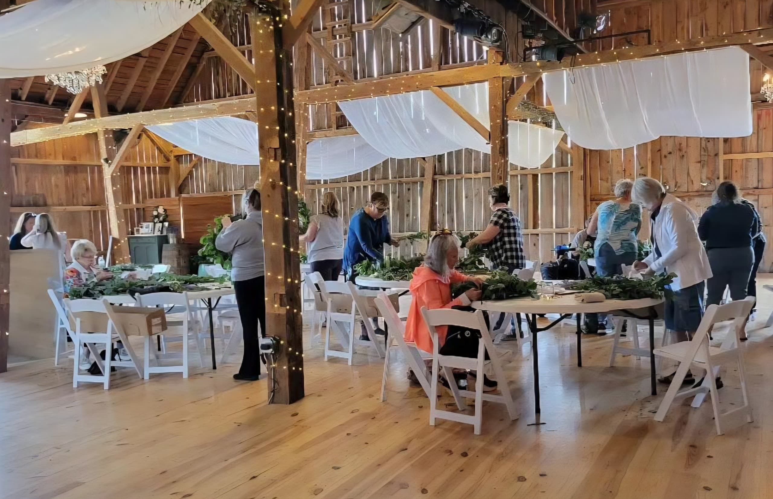 Red, White & Blooms: Lavender Workshop to Create a Patriotic Fourth-of-July Centerpiece photo 3