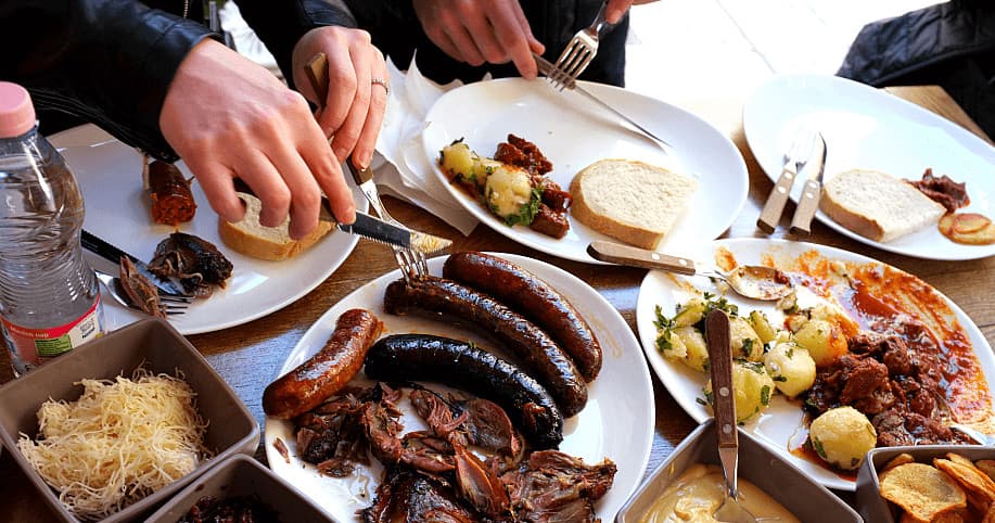 Budapest Culinary & Wine Walk: Savor Traditional Flavors and Modern Delights in Hungary’s Capital