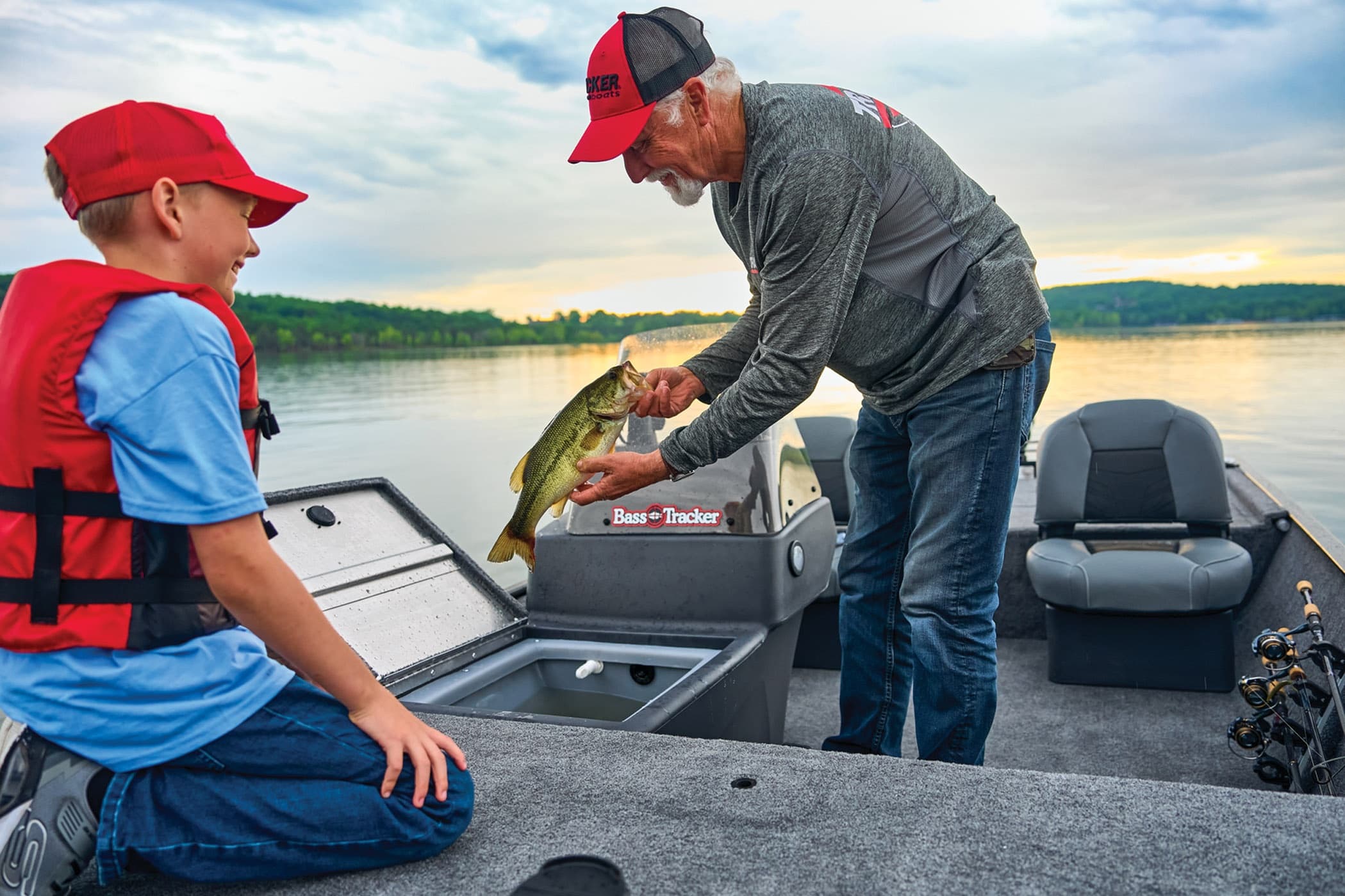 Multi-Day Fishing on Wisconsin Lakes with Throttle USA