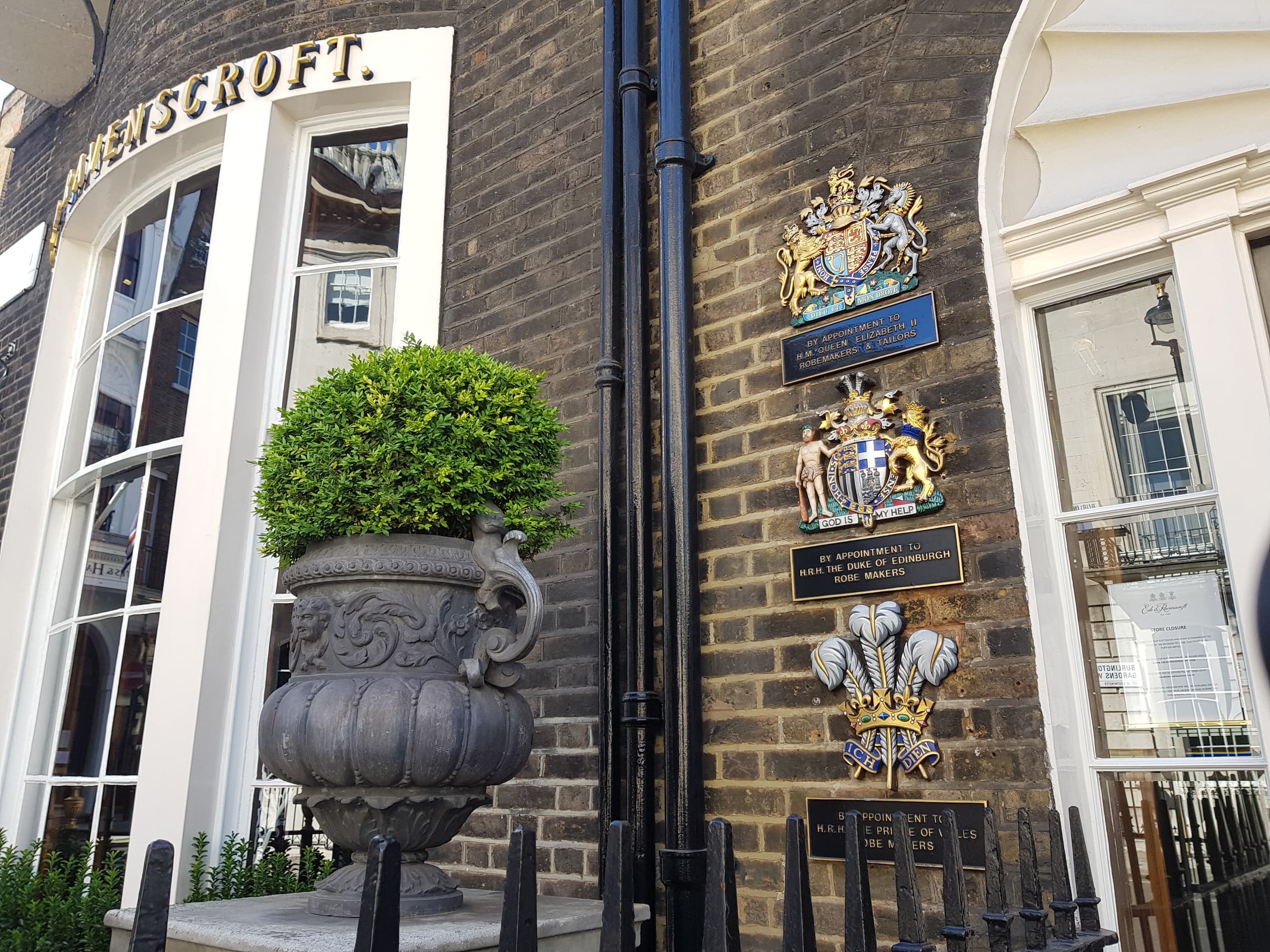 Hidden Aristocratic Gems Tour by Conoce Londres in London, ON