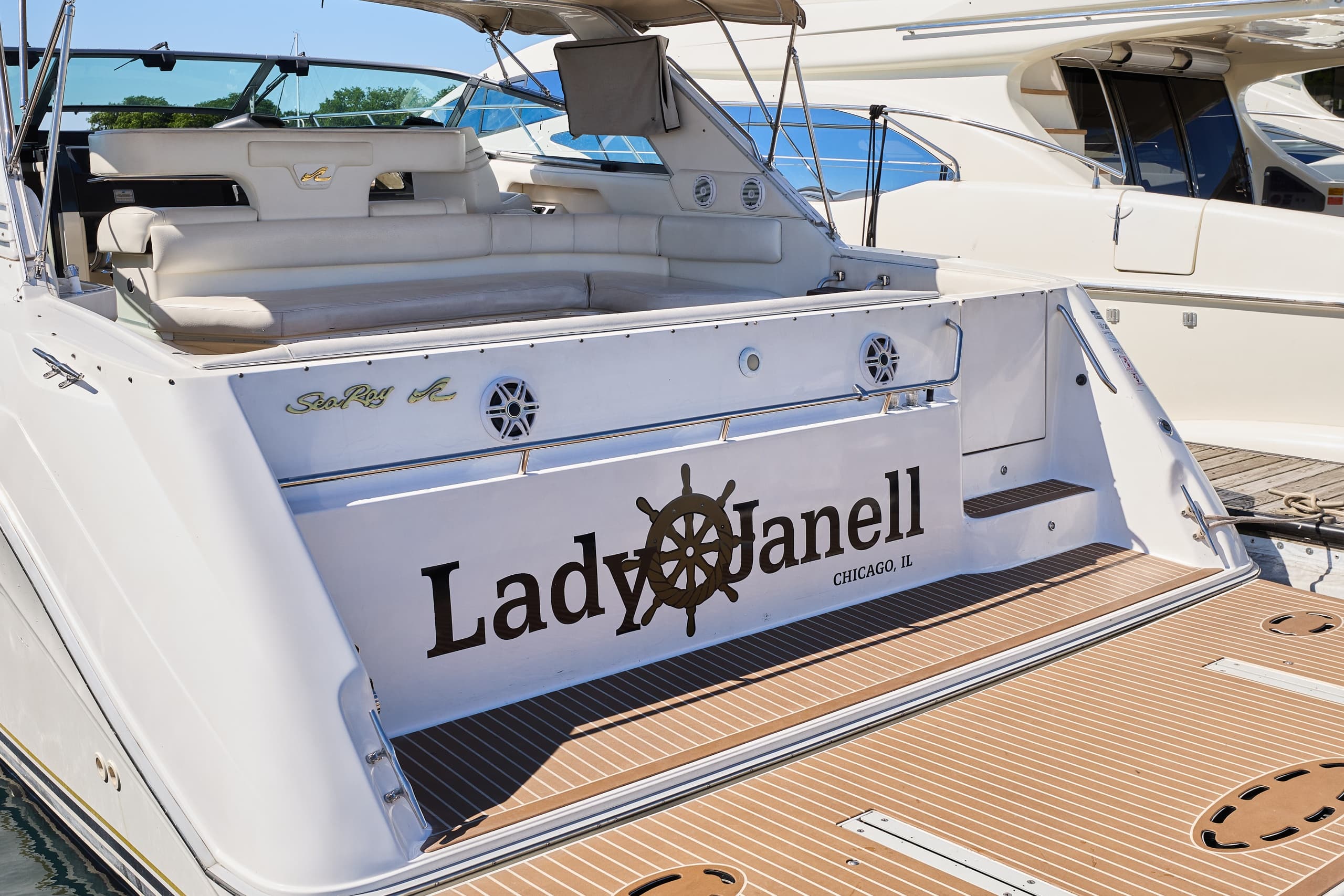 Private Yacht Experience on Lady Janell in Chicago