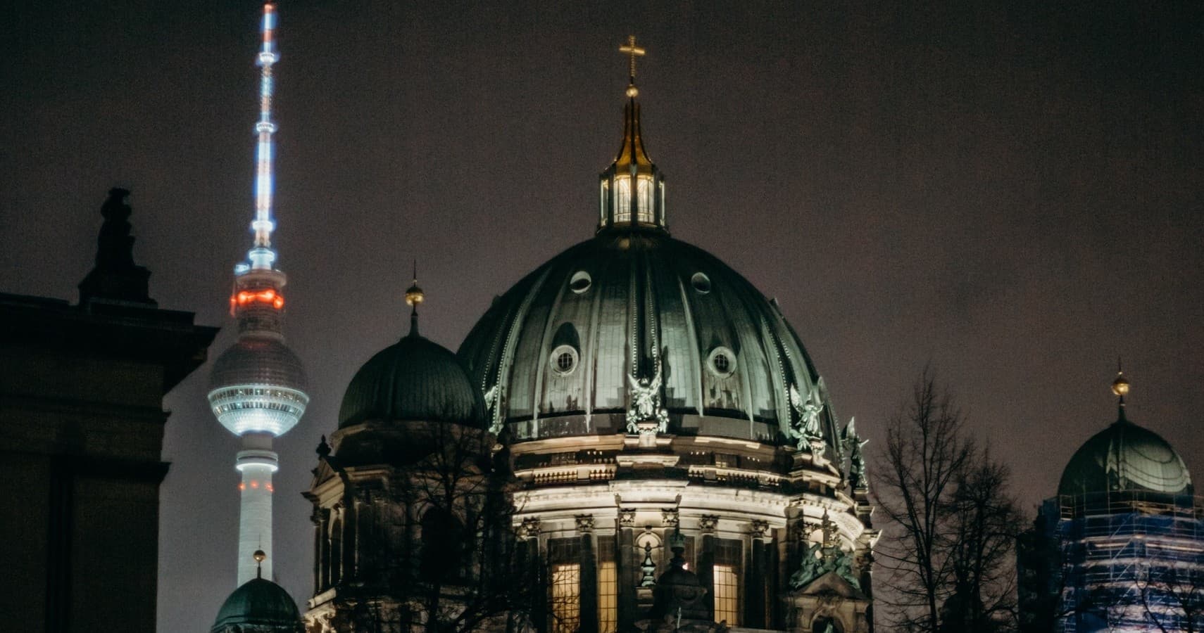 Guided Nightlife Tours with PubCrawl Team in München