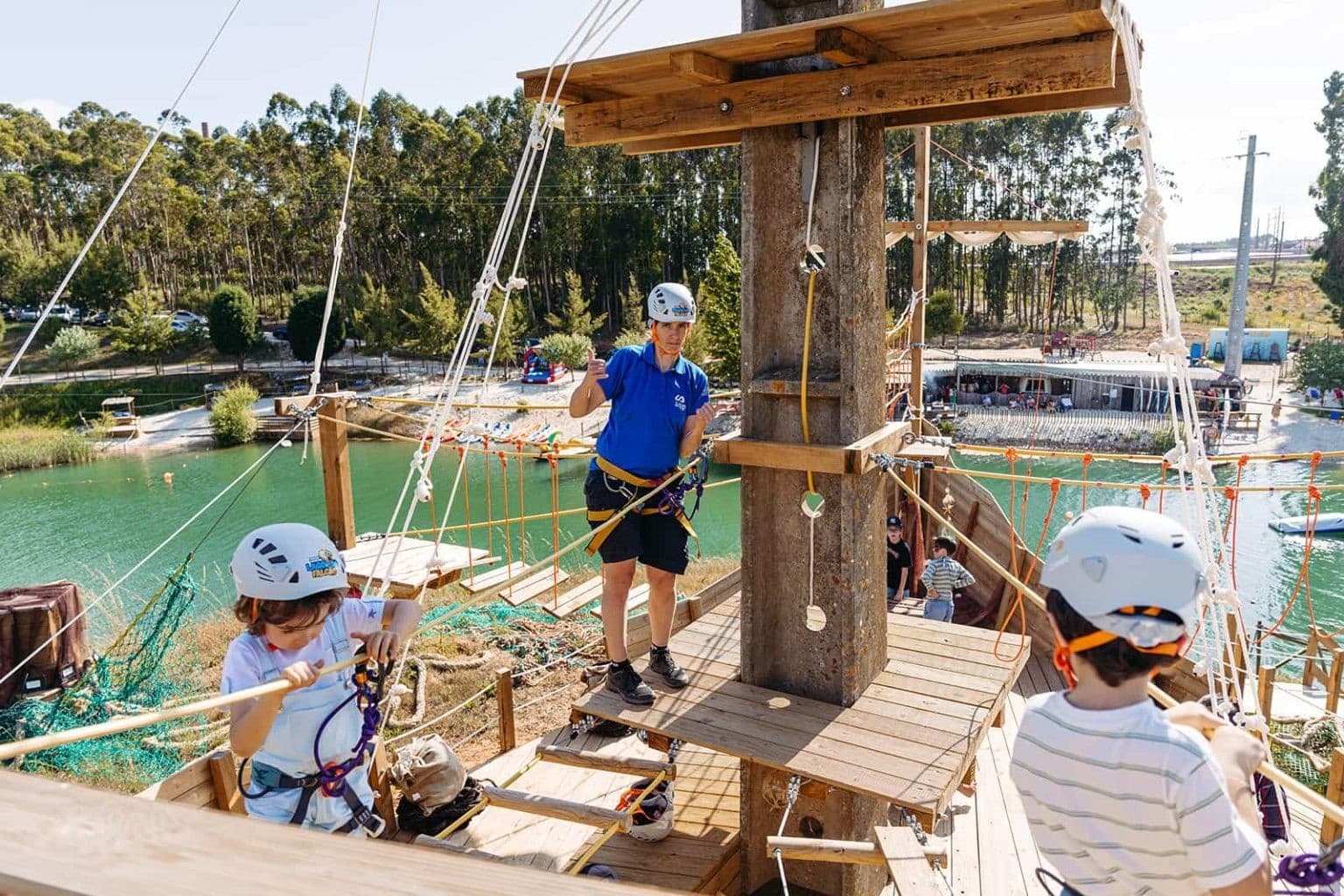 Arborismo Ilha Pirata: Pirate-Boat Kids Treetop Course in Campelos, Lisboa