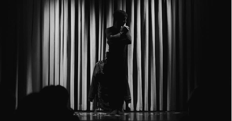 DIVERTIDA - MENTE: Intimate Magic & Mentalism Show in Madrid photo 2