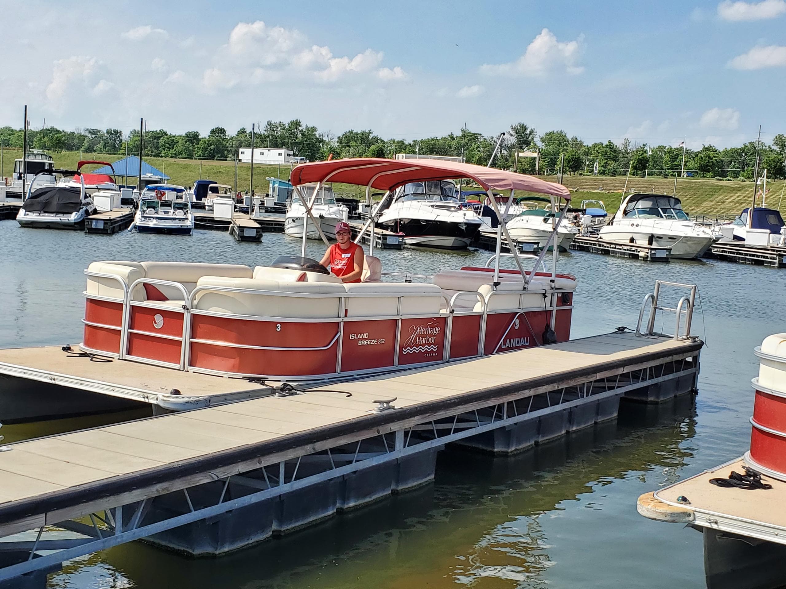 4 Hour Pontoon Rental in Ottawa, Illinois