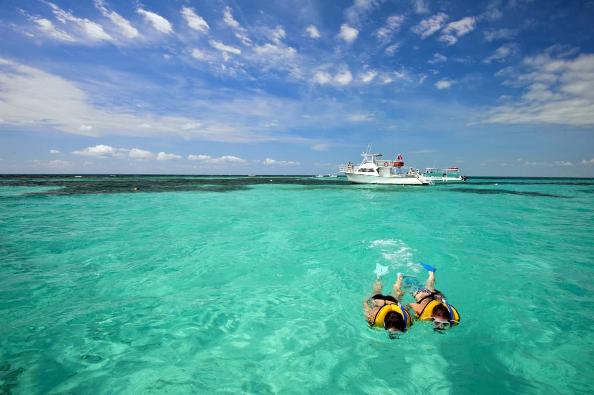 Miami Snorkel Boat & Open Bar with US2U