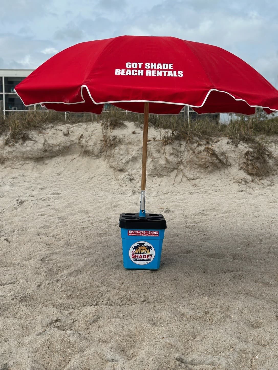 Rent a 7.5-Foot Beach Umbrella in Wilmington for All-Day Shade photo 1