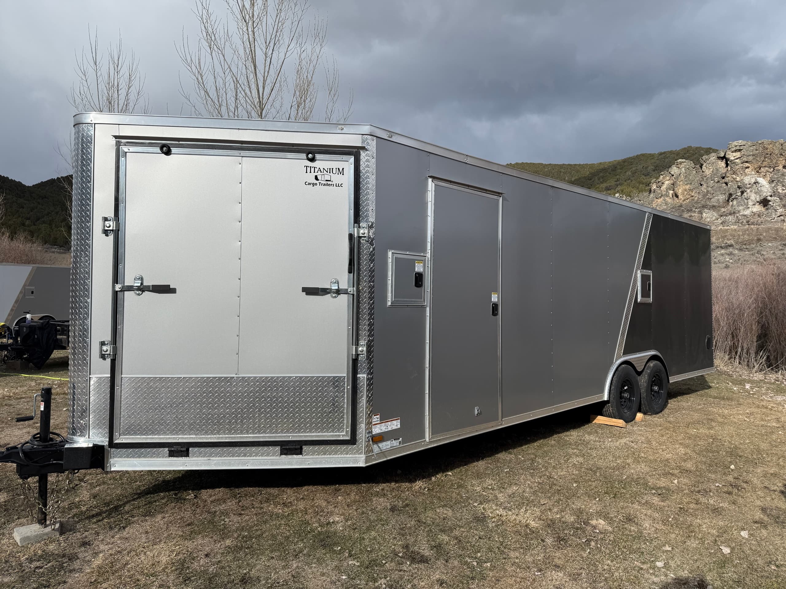 27' 5-Place Enclosed Trailer Rental