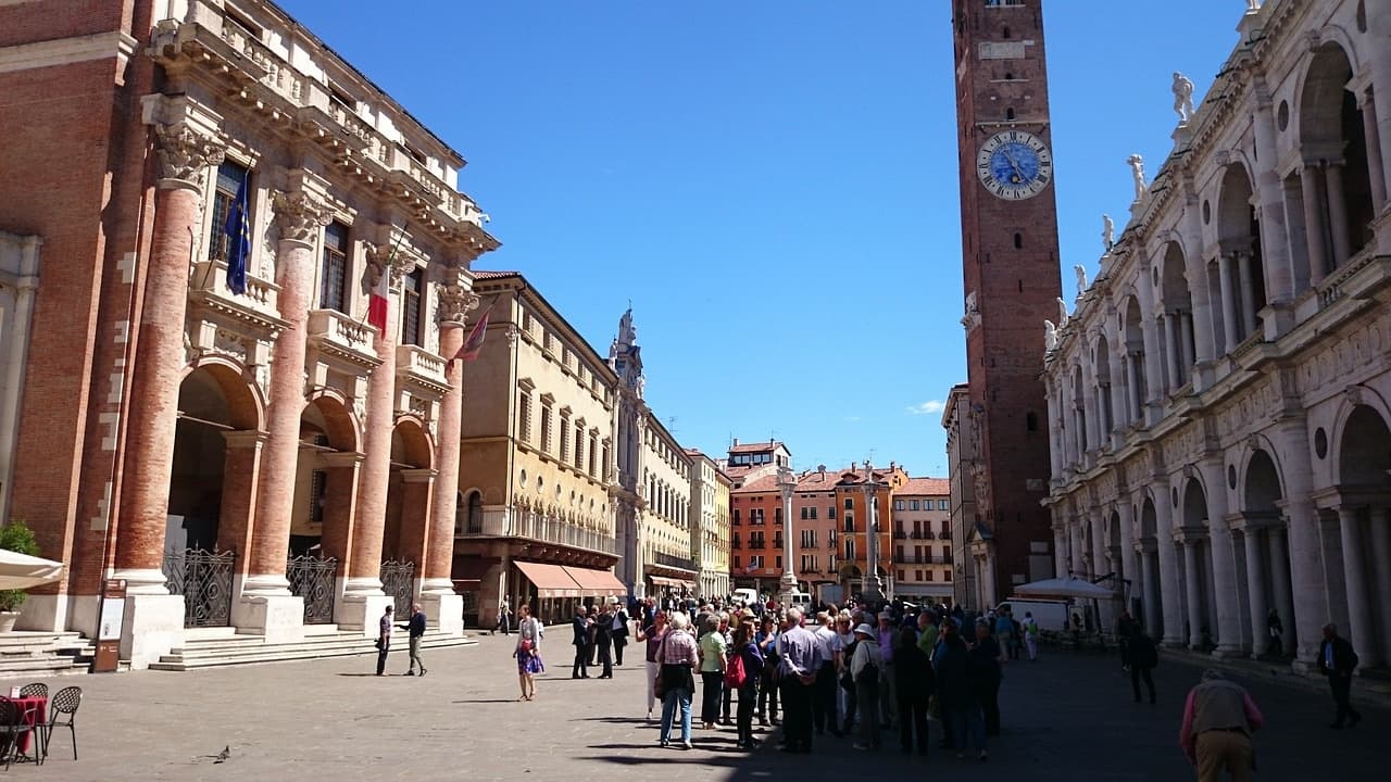 Vicenza Walking Tours with Bologna Tour