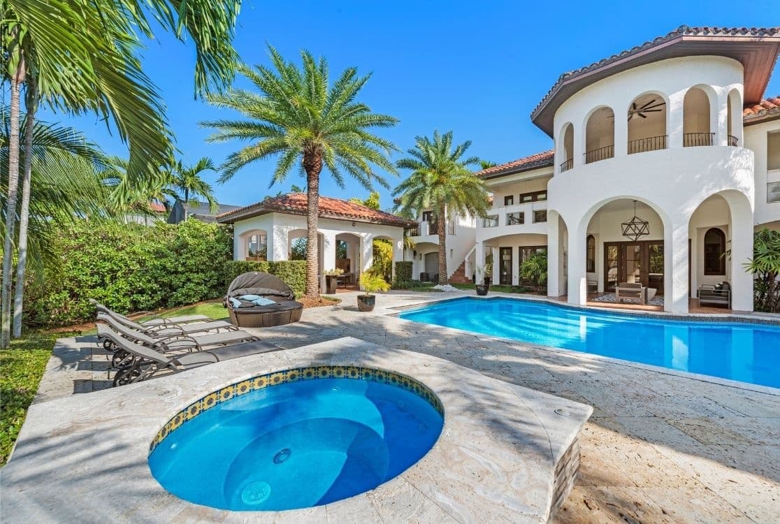 Villa Calabassa: Luxury 11-Bedroom Waterfront Mansion in Miami Beach