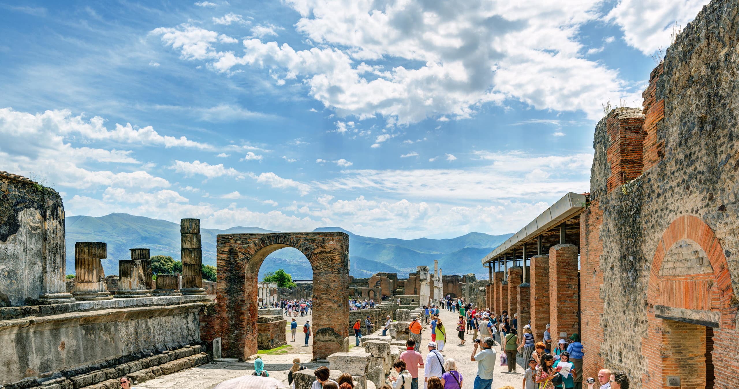 Historical Pompeii Tour by Askos Tours in Naples