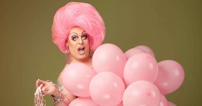 Experience the Yes, Queen! Drag Queen Pub Crawl: Savannah's Ultimate Nightlife Adventure