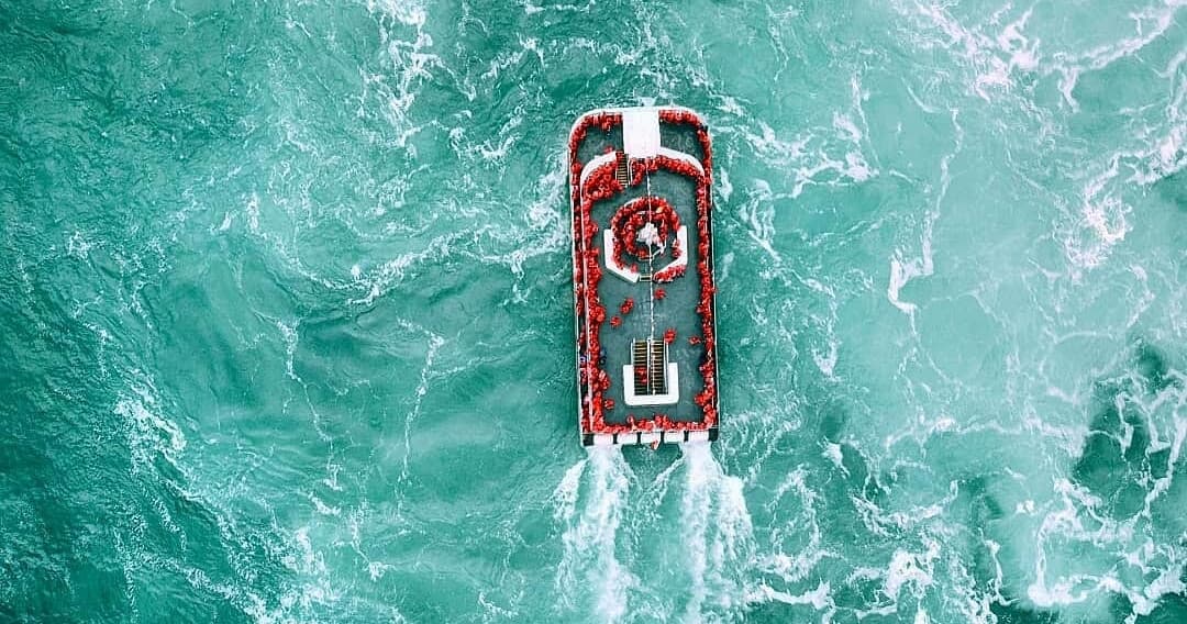 Water Activities at Niagara Falls with Zoom Tours Inc.