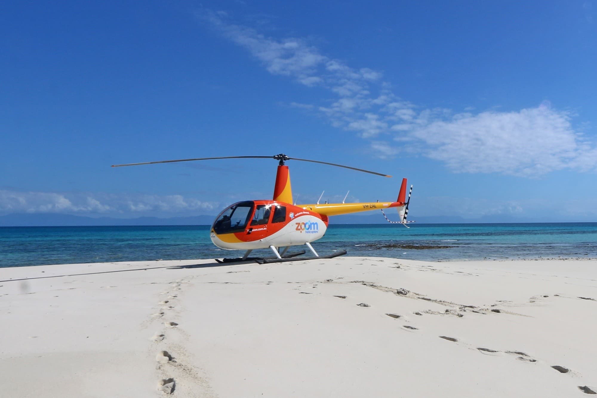 Helicopter to Vlasoff Sand Cay: Bubbles on the Great Barrier Reef photo 3