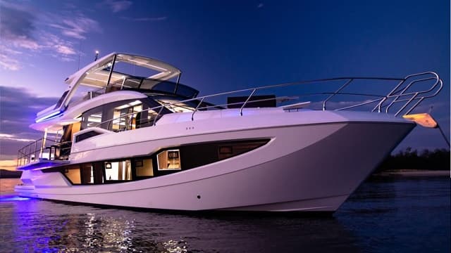 Luxury Yacht Rental with Miami Boat Experts in Miami Beach