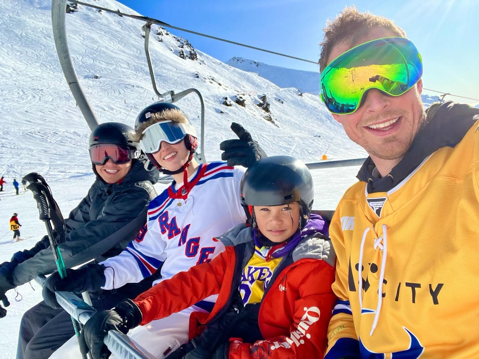 Winter Ski Shuttle to Remarkables Mountain - Going Blue