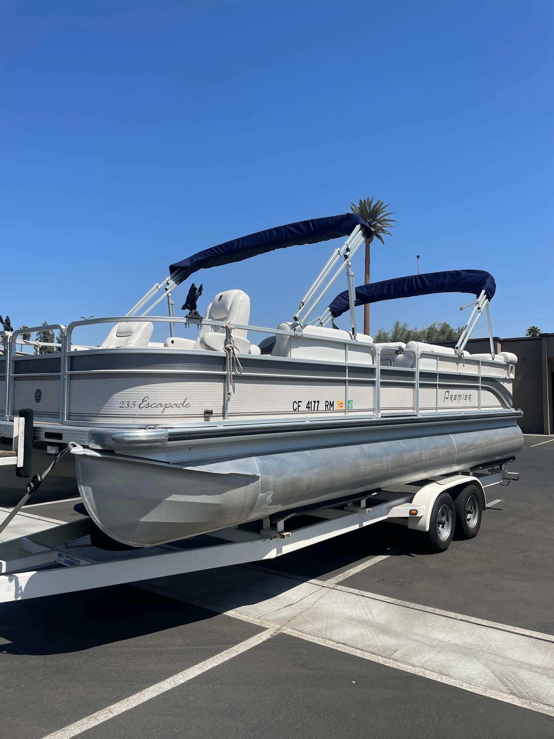 Luxury Pontoon Boat Rentals on Madera Lakes
