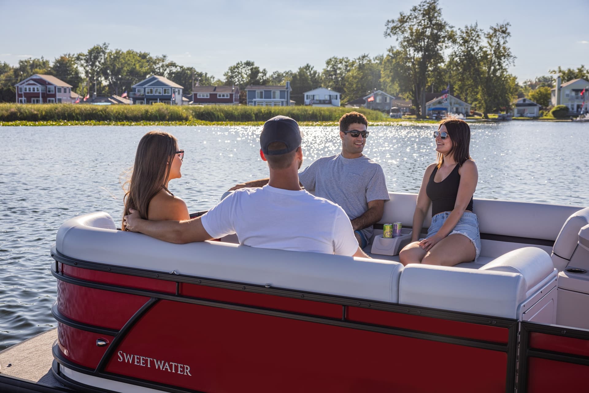 4-Hour Pontoon Rental on Danbury Lakes: Relax, Fish, and Explore with Throttle RX