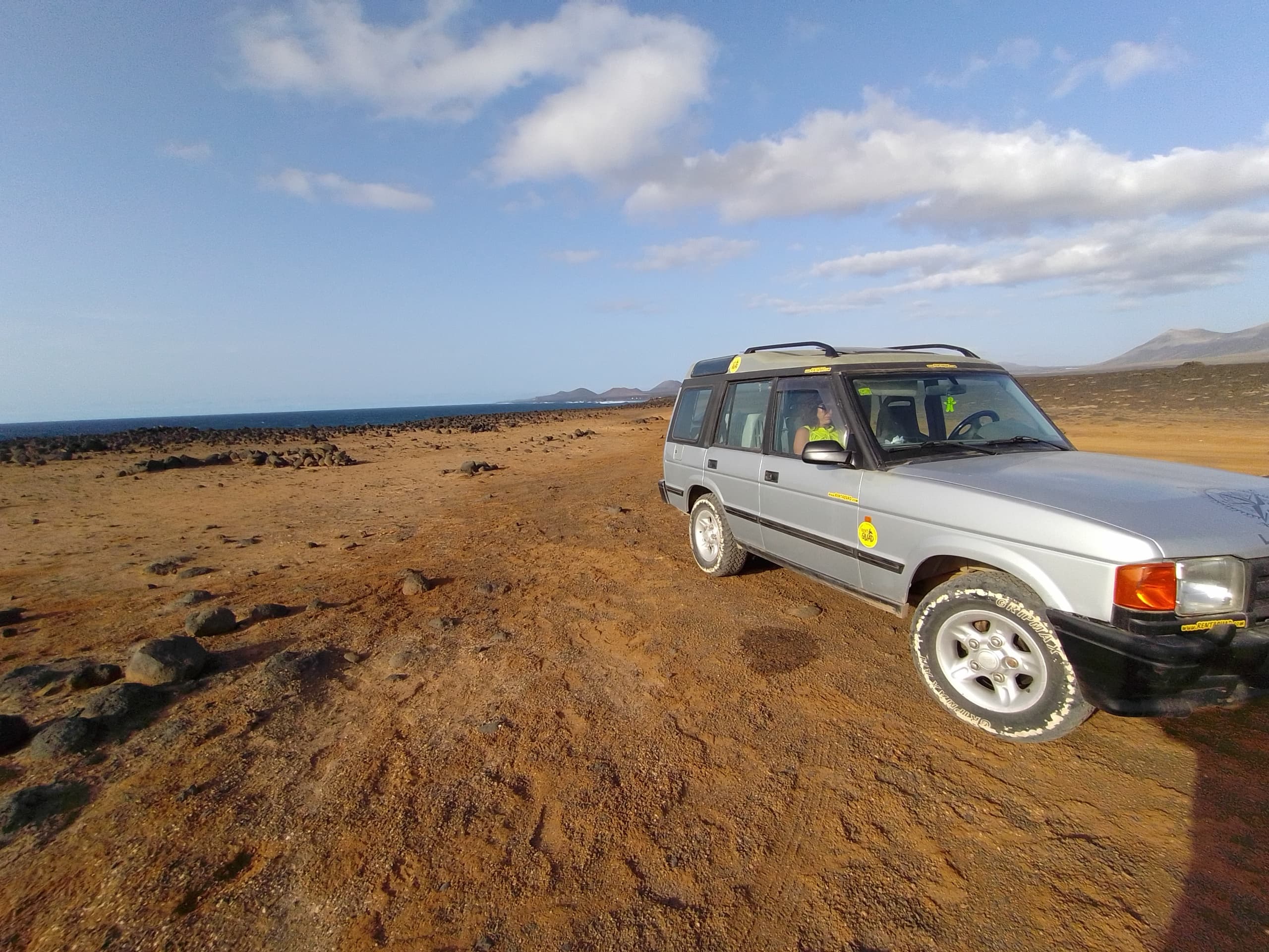 Off-Road Adventure: Lanzarote's South with LR DISCOVERY 4X4