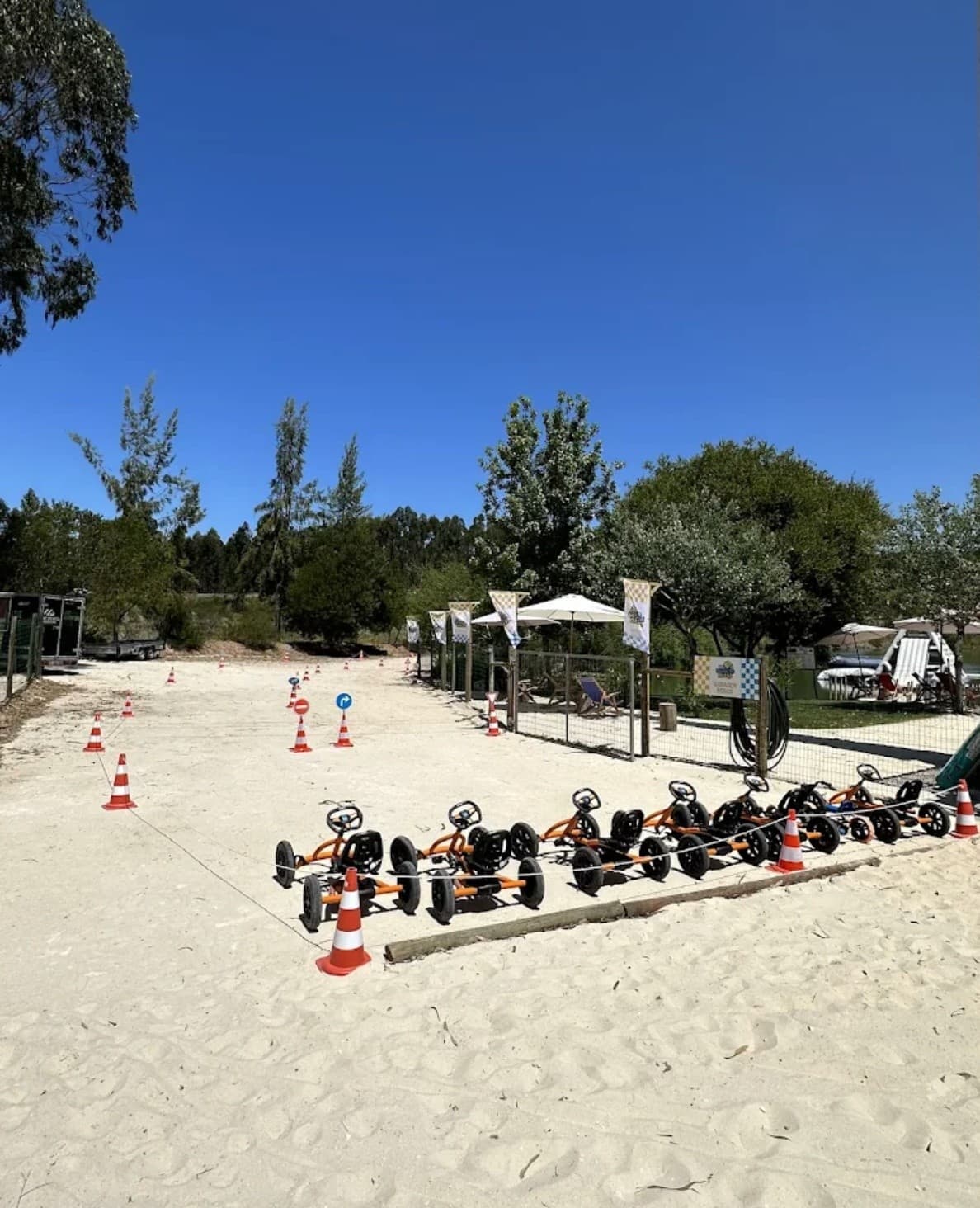 Falki Land: Family Play Park at Campelos Lake – Trampolines, Mini Golf & Eco-Ninhos