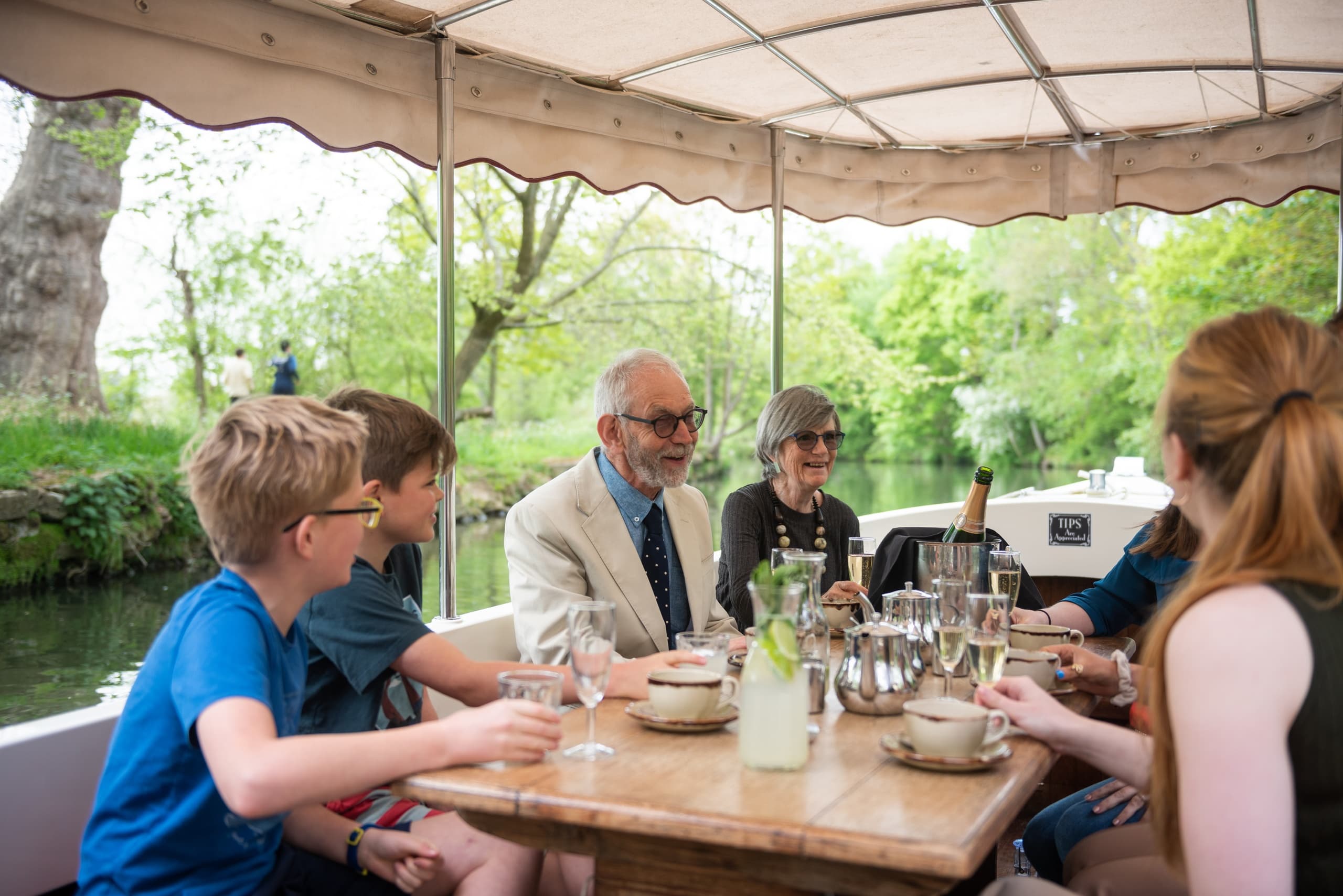 Luxury Boat Hire – Oxford River Cruises in Oxfordshire
