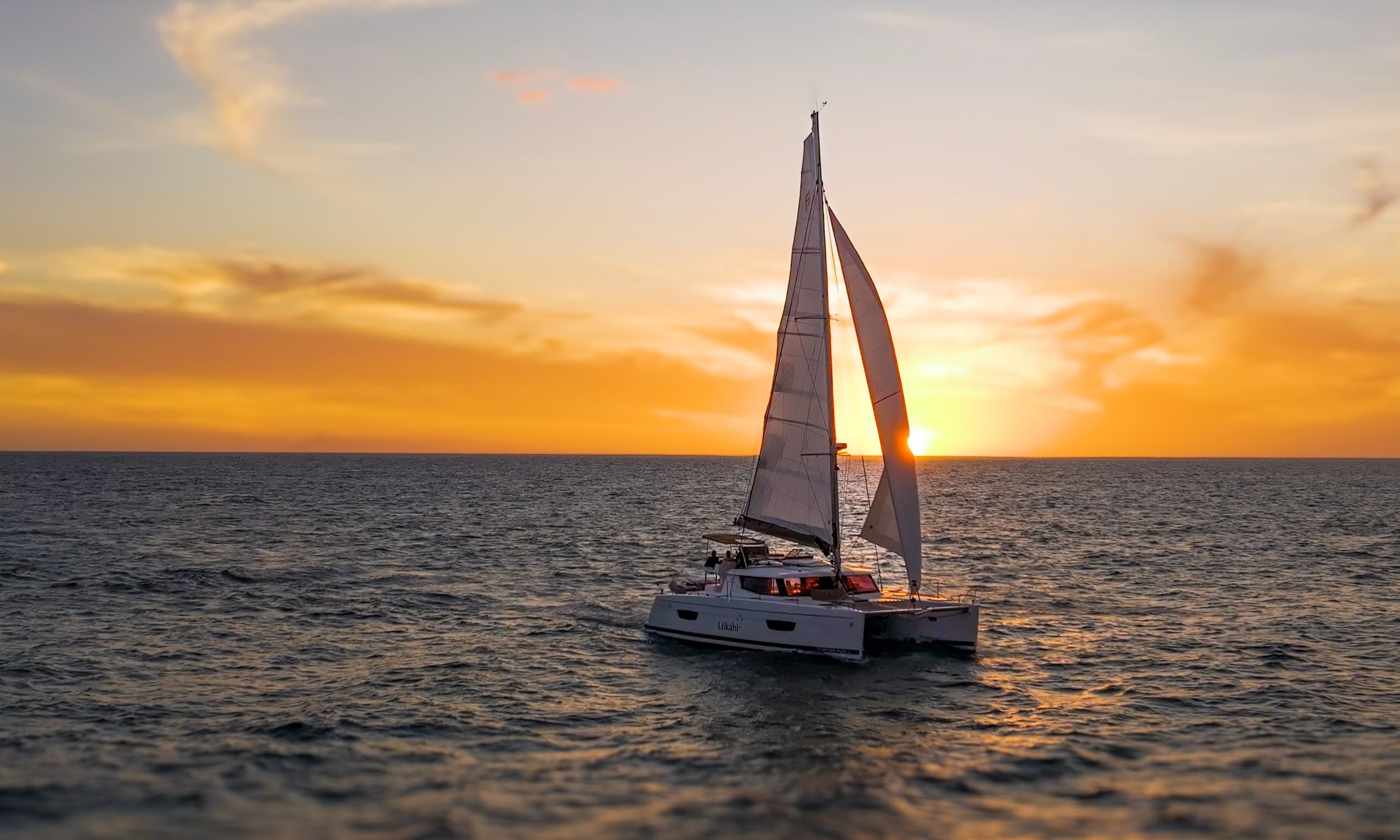 Luxury Yacht Cruise with Lokahi Cruises in Honolulu