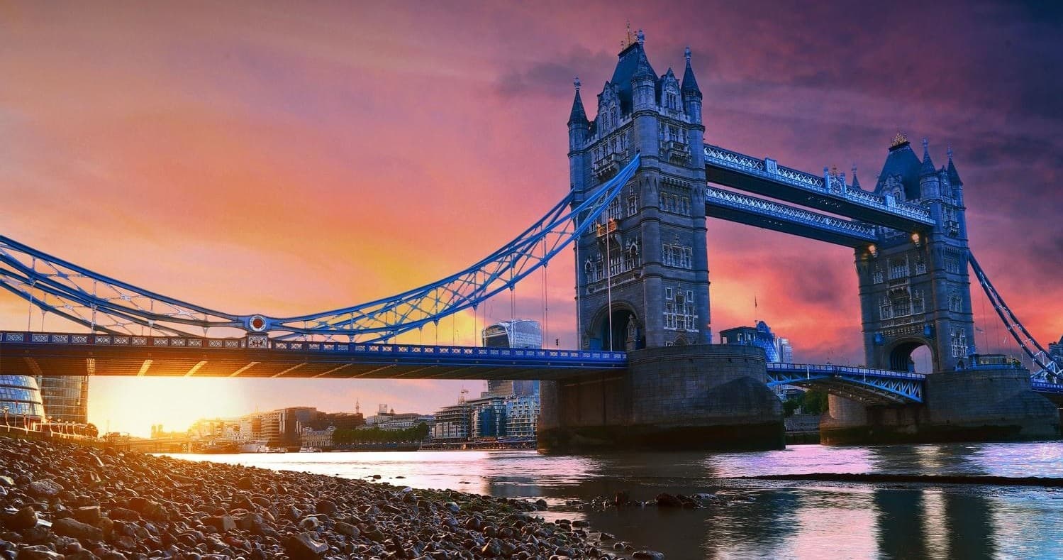 Evening Thames River Cruise with Halal Tourism Britain in London