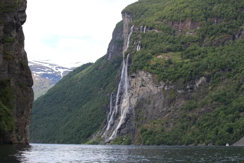 Paddling Geirangerfjord: Guided Two-Hour Kayak Tour from Geiranger