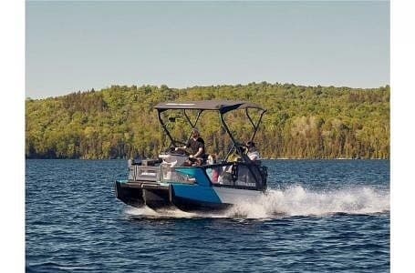Ride the 22' Sea-Doo Switch: Cassville's Fast, Social Boat Rental photo 1