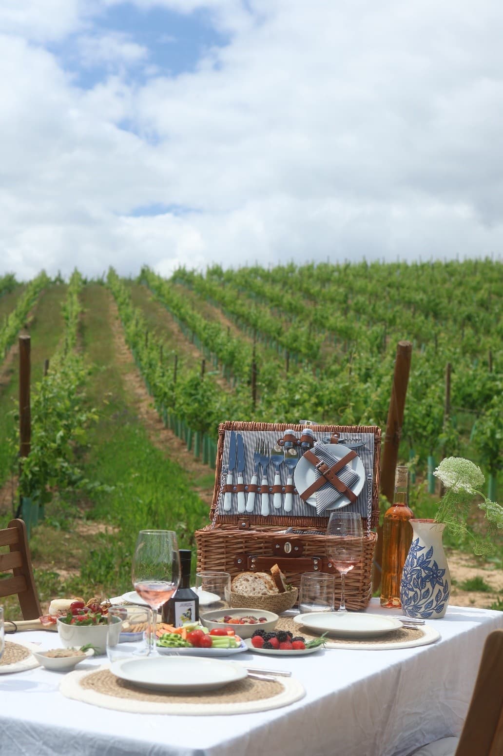 Picnic in the Vineyard: Gourmet Baskets & Quinta do Sol Wine in Lagoa photo 1
