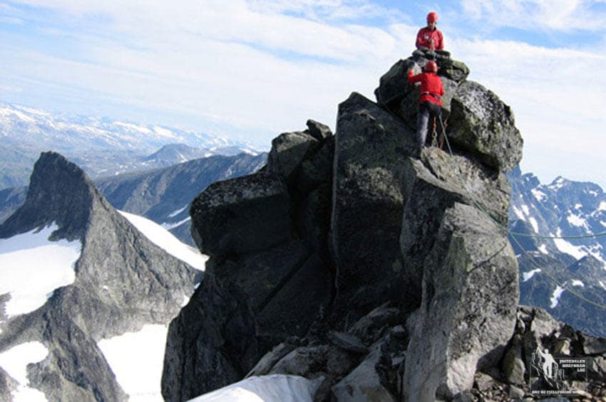 Summit Challenge: Store Austabotntind with Jostedalen Breførarlag
