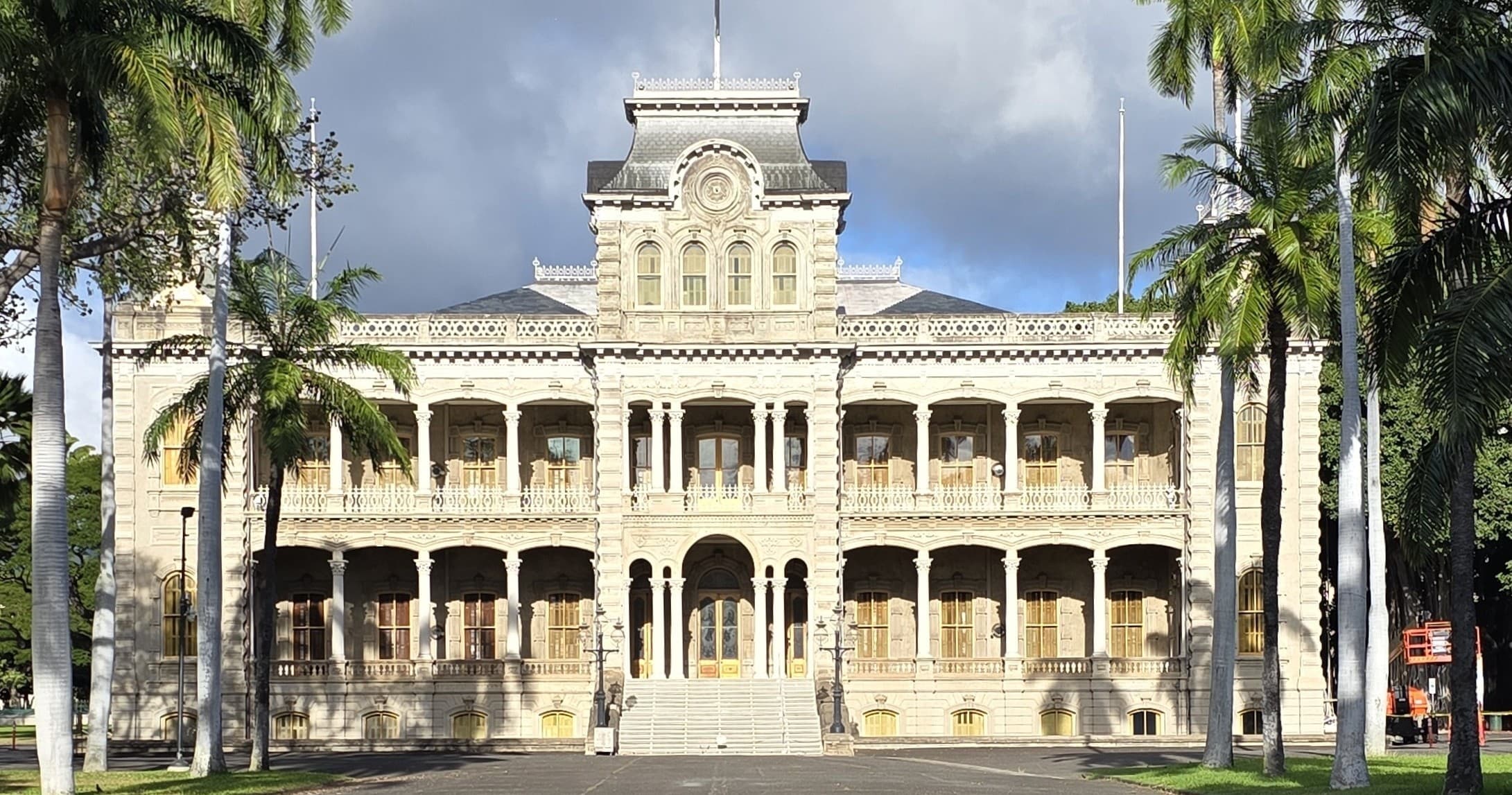 Extended Day Private Tour of Oahu: Custom Van Experience with Aina Holo Tours