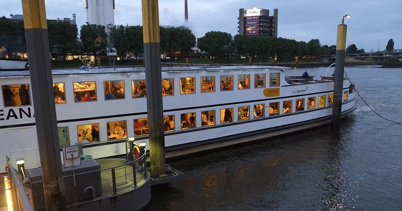 Water-Activities: Bremen Eins Disco an Bord – Night Cruise Extravaganza