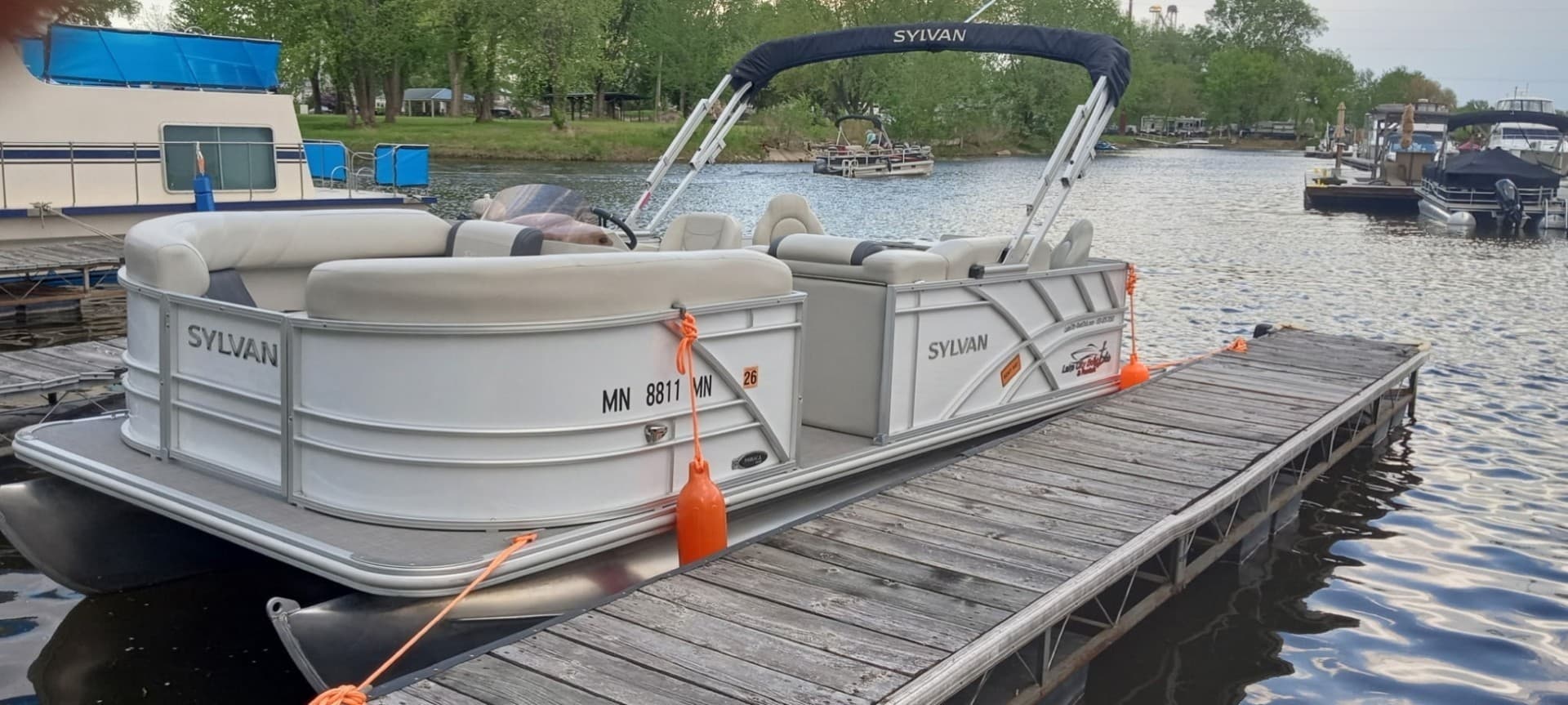 Sylvan Cruise & Fish Pontoon Rental at Parkside Marina on the Mississippi River photo 2