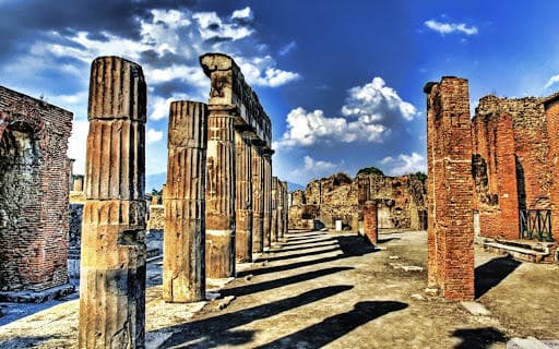Pompeii Private Walking Tour with Bologna Tour