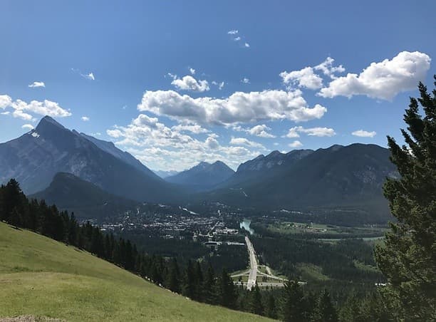 Private Banff Half-Day Tour: Lakes, Waterfalls & Mountain Views photo 3