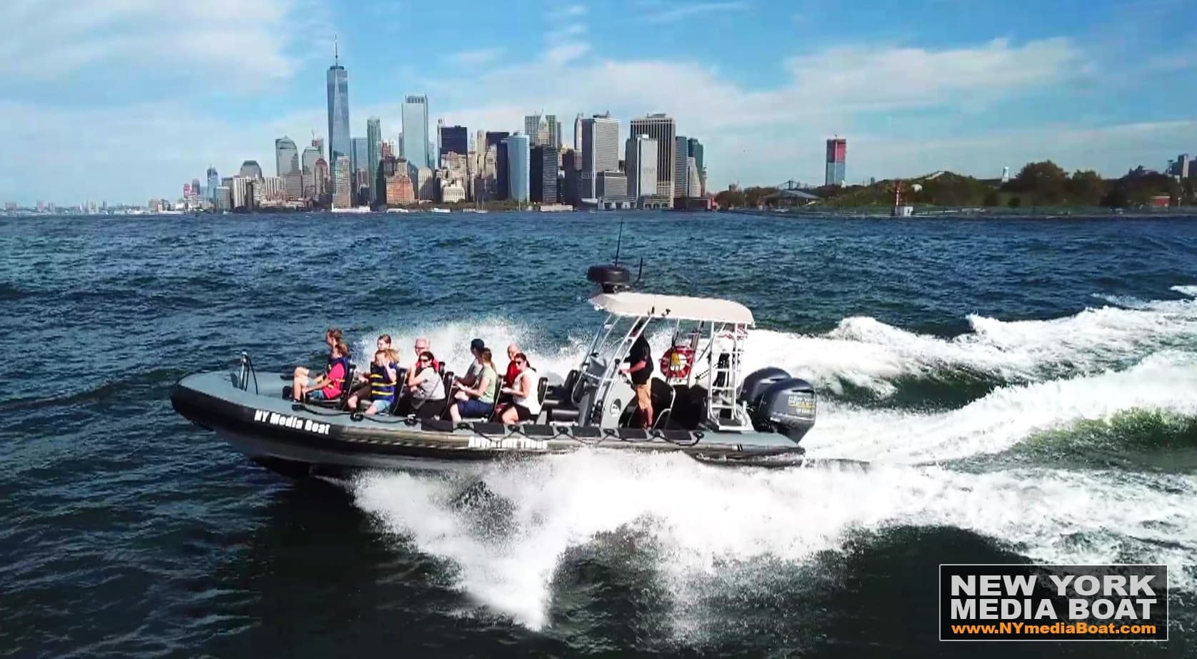 Seafarer's Speedboat Tour with New York Media Boat in New York