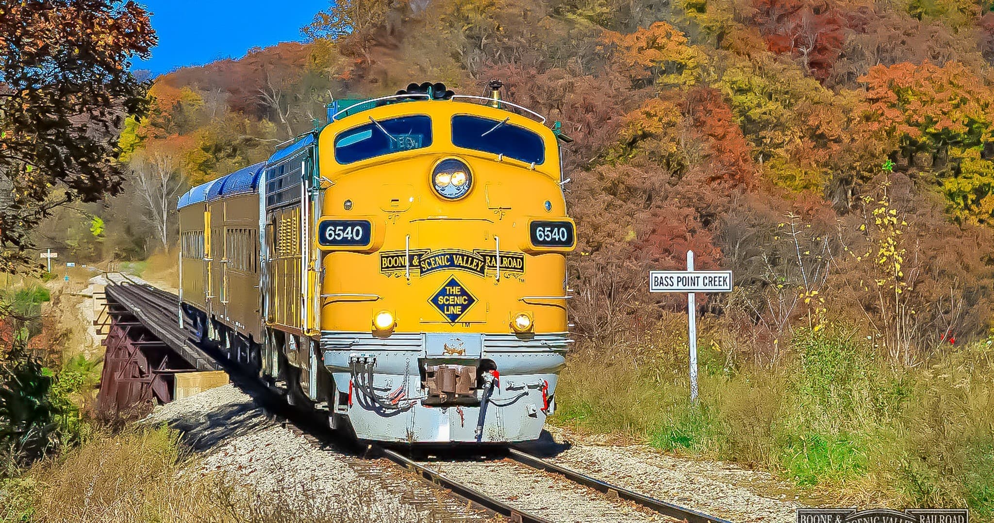 Savor Scenic Elegance on The Wolf Lunch Train Through Des Moines River Valley