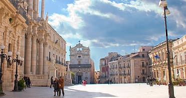 Historic Walking Tour in Syracuse with Hermes Sicily Tours