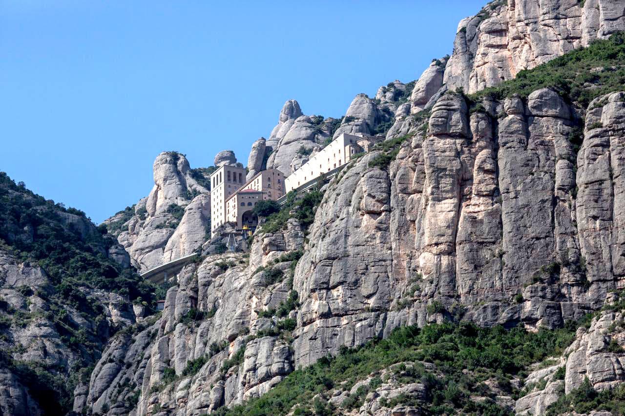 Land Adventures: Barcelona & Montserrat Private Day Tour