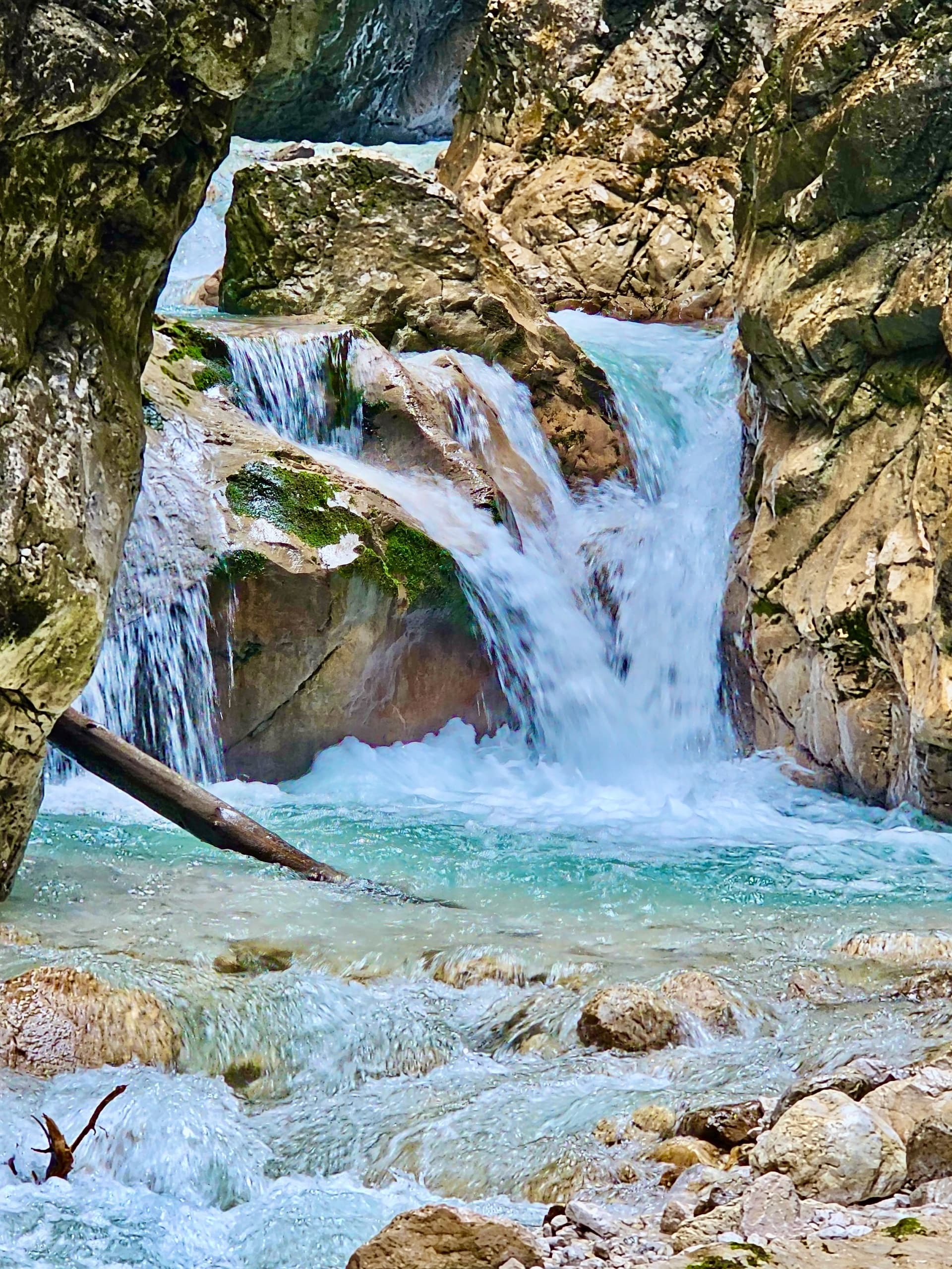 Explore Höllentalklamm Gorge and Höllental Upper Valley: A Hidden Alpine Hiking Experience