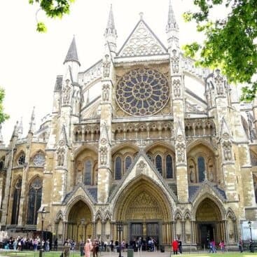 Urban Walking Tour with Around London Tours