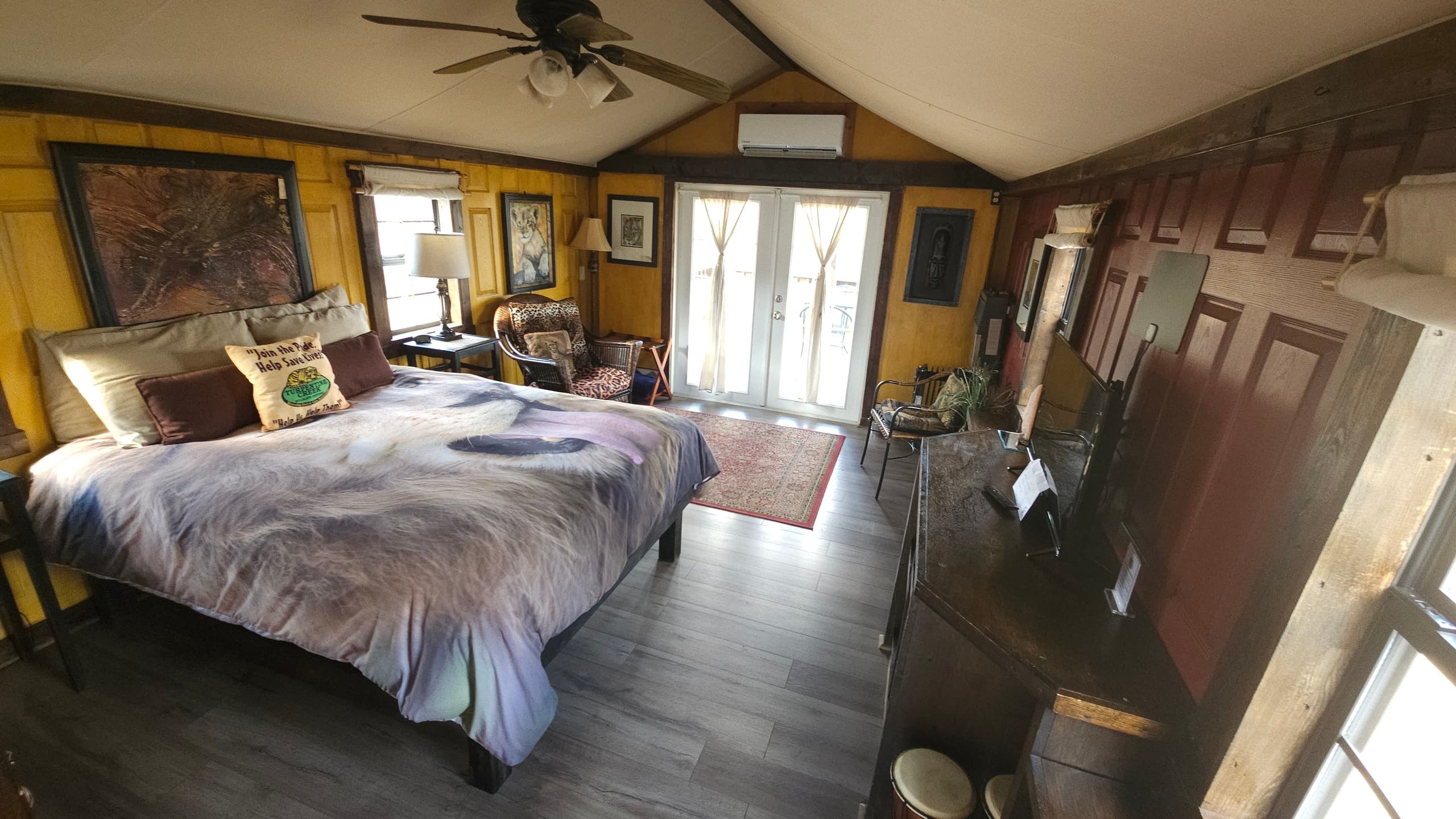 Kilimanjaro Suite Stay at Turpentine Creek Wildlife Refuge