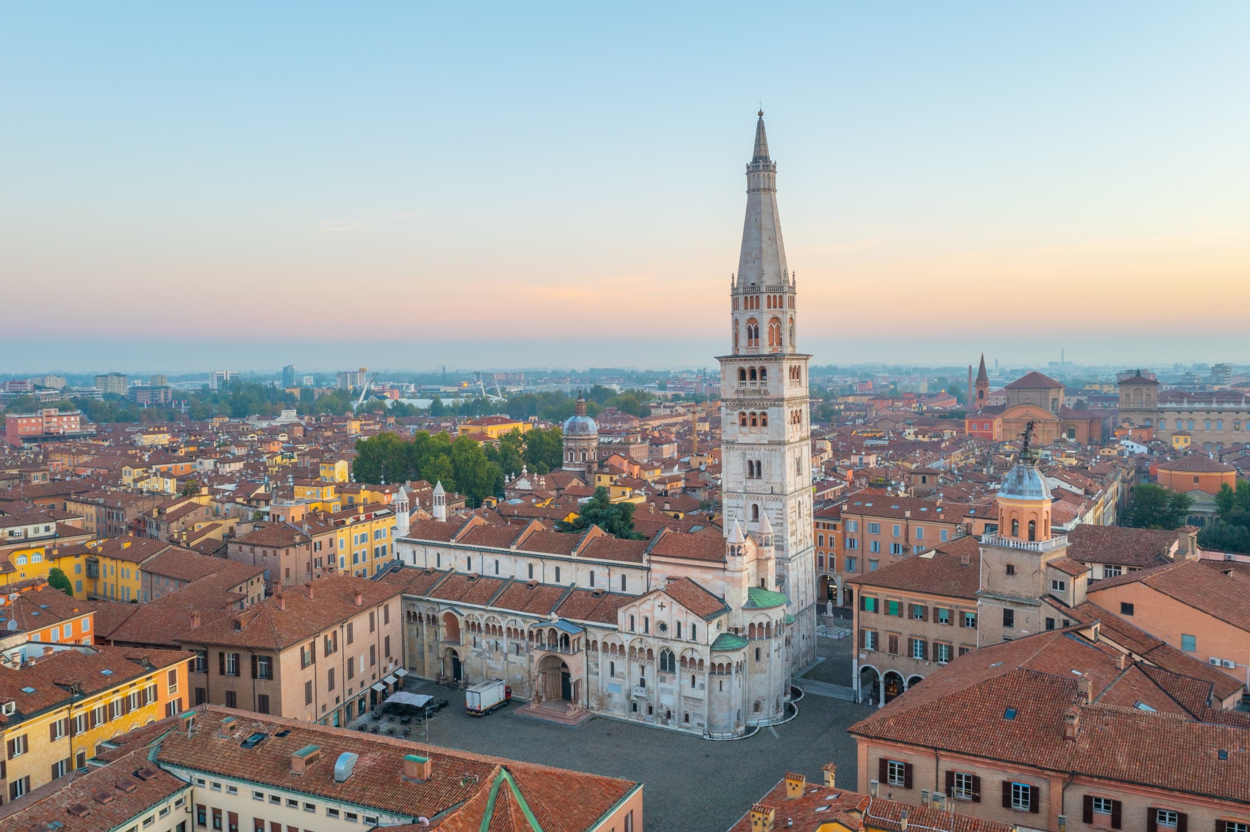 Cultural Heritage Walking Tour in Modena
