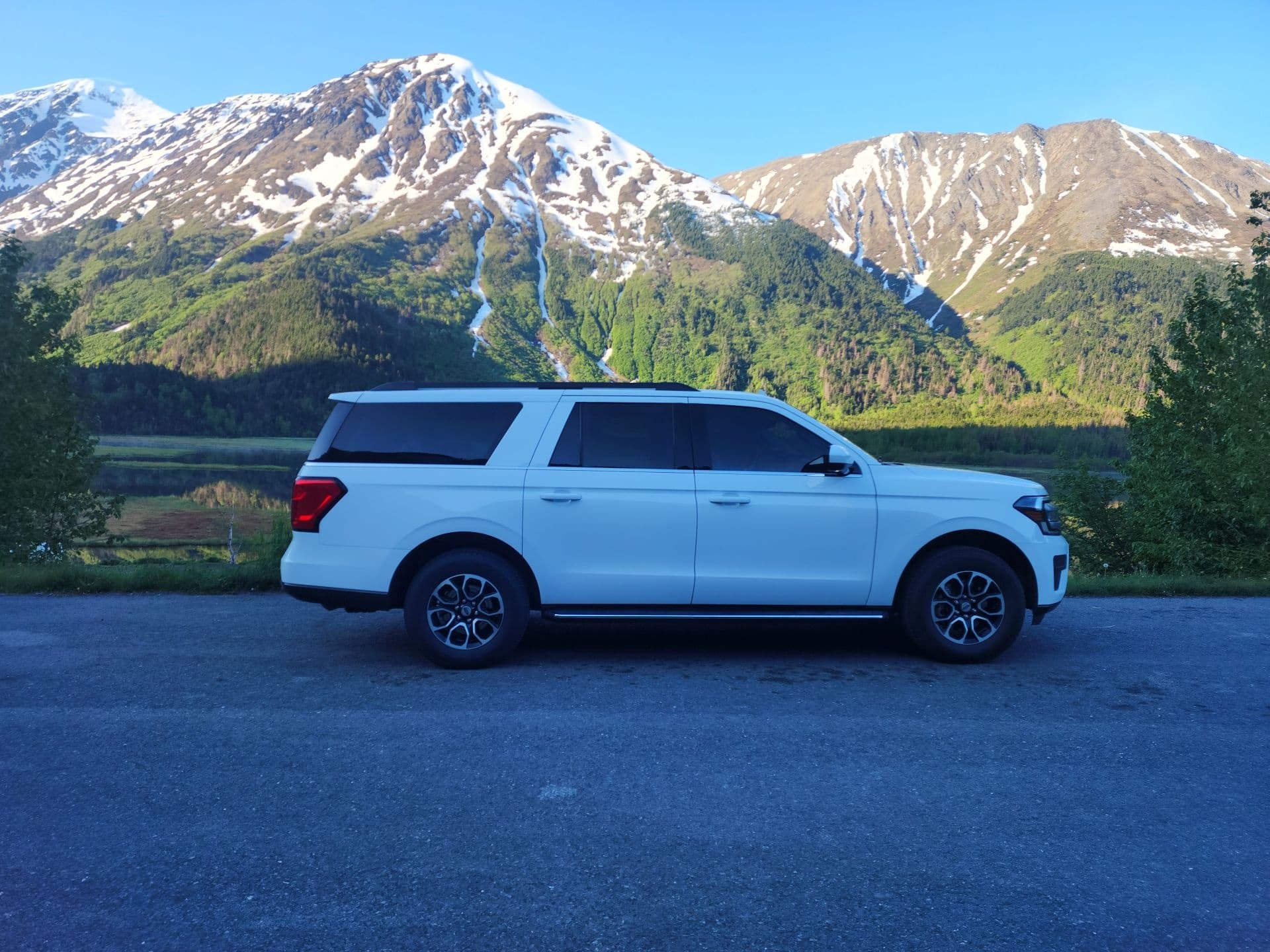 Seamless Anchorage to Whittier Shared Van Transfer for Unforgettable Alaskan Adventures