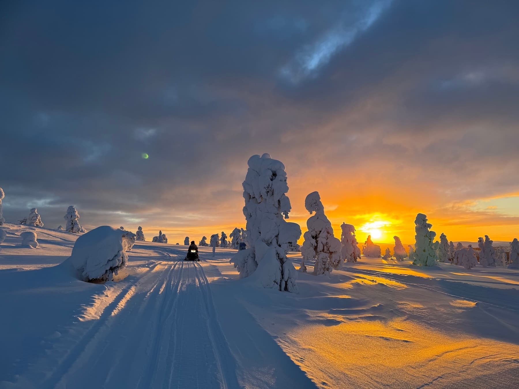 Winter Adventure: Snowmobile Tour at Polar Creek in Saariselkä