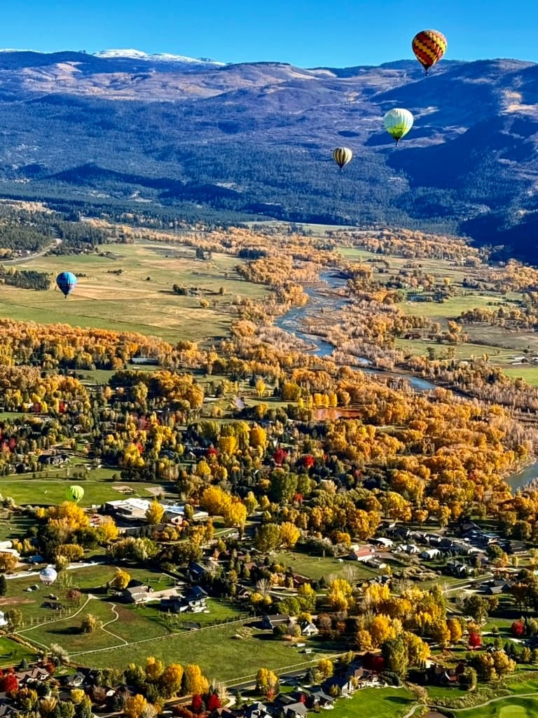 Durango Snowdown: Sunrise Hot-Air Balloon Flight Over the San Juan Mountains photo 2