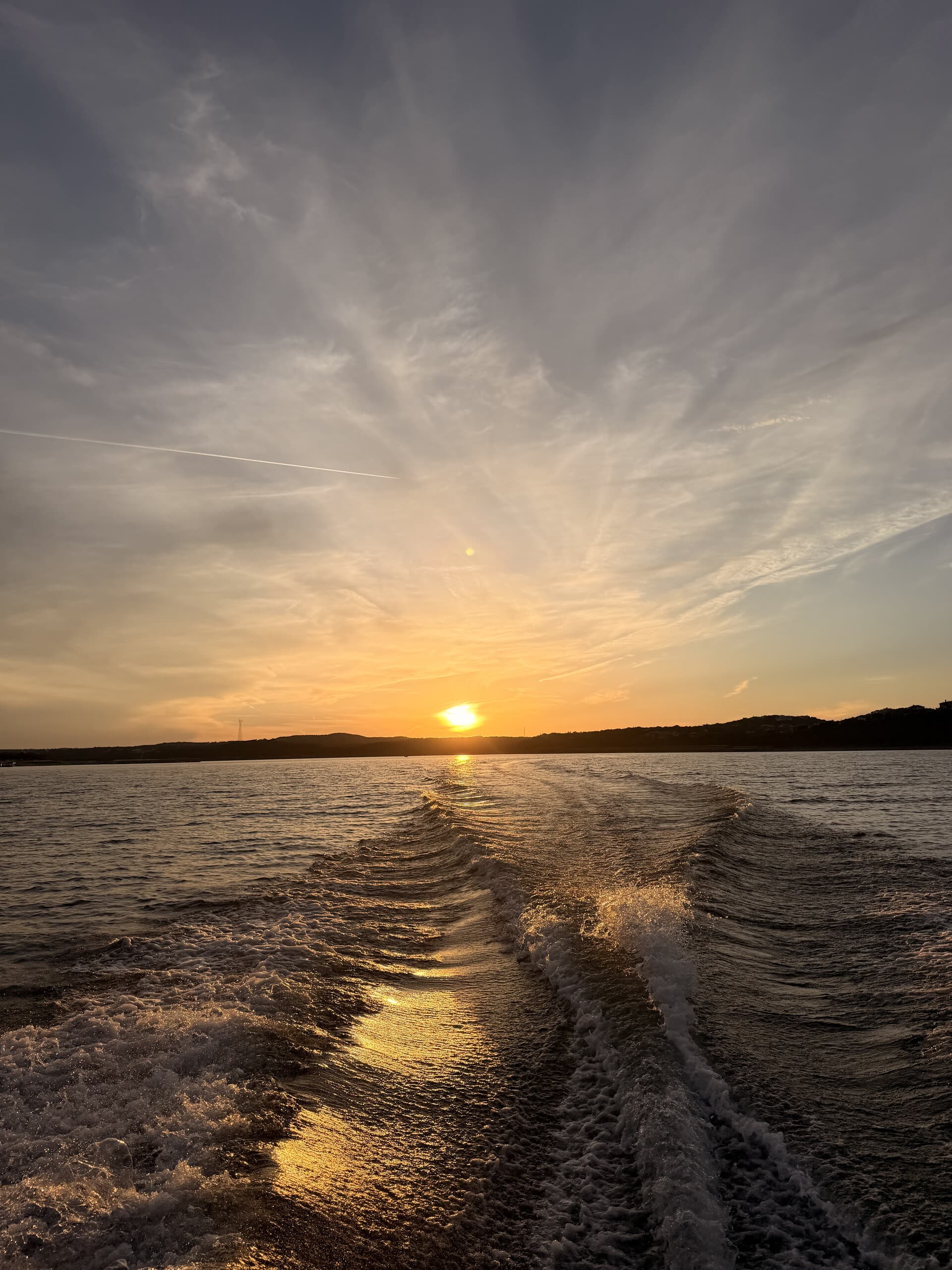 Private Captain Wakesurf on Lake Travis: Private Coaching & Cove Cruises